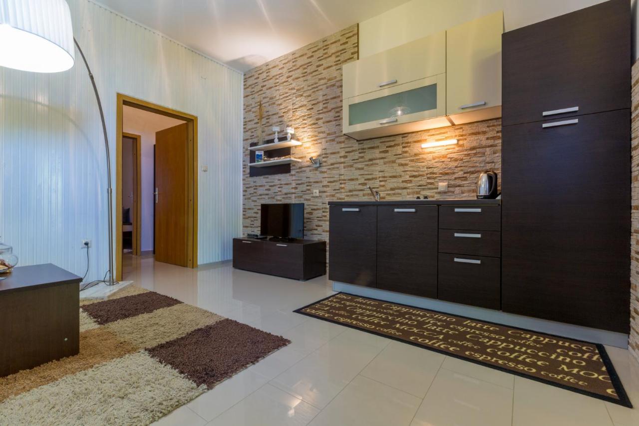 Branka Appartement Crikvenica Buitenkant foto